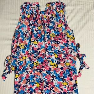 Sleeveless Juicy Couture midi dress. Has high waist with ties